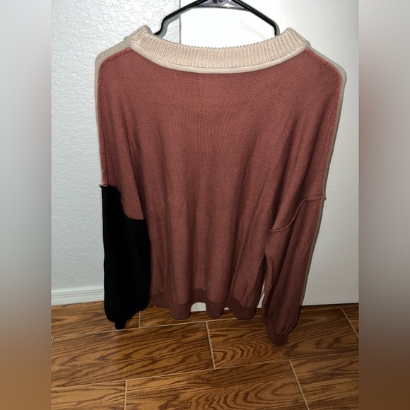 Sweater - Picture 5 of 9